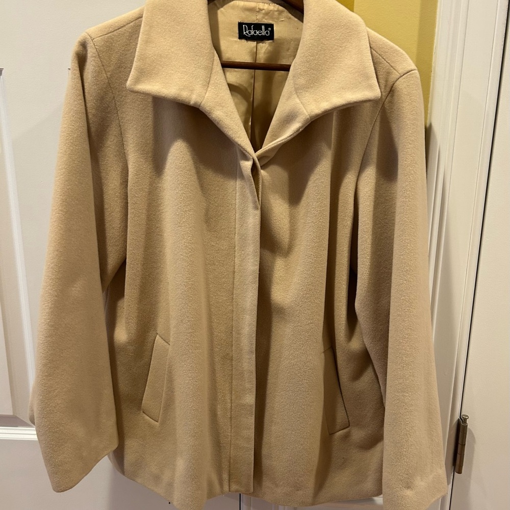 Women's Camel Colored coat, 2 pockets, button close, Large
